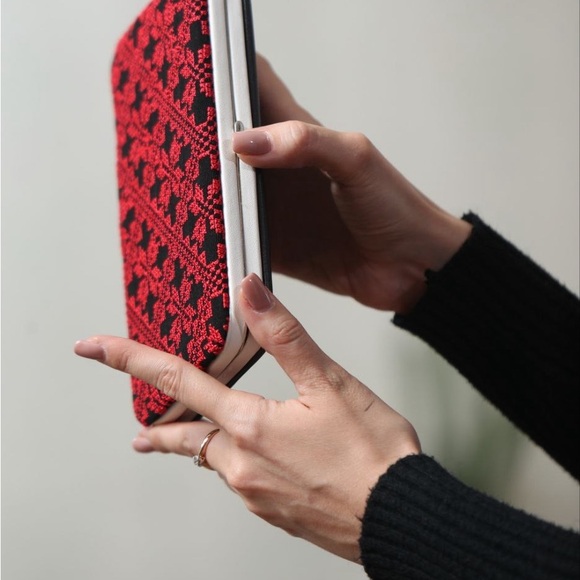 Embroidered Wallet - Picture 2 of 9